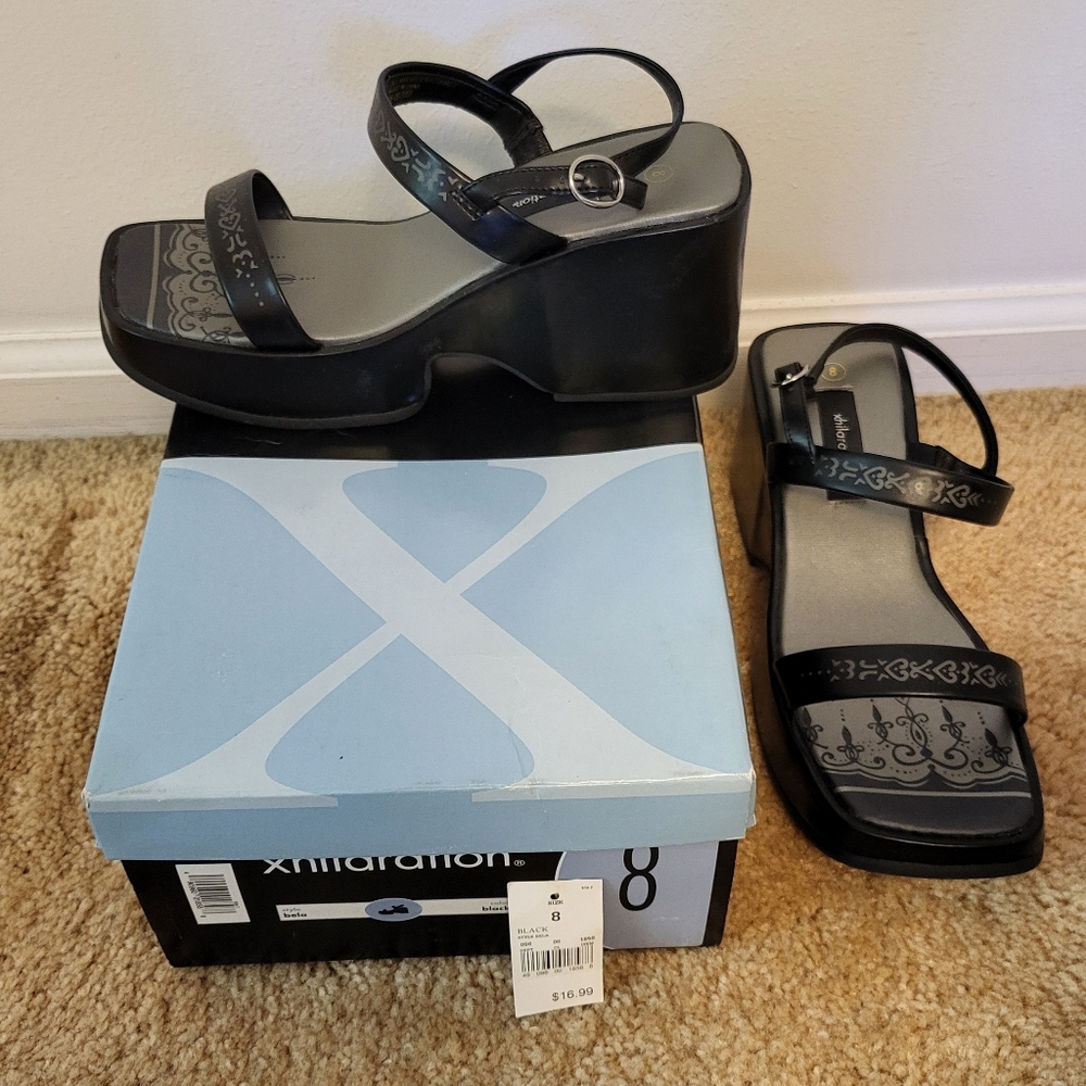 Xhilaration "bela" chunky sandals